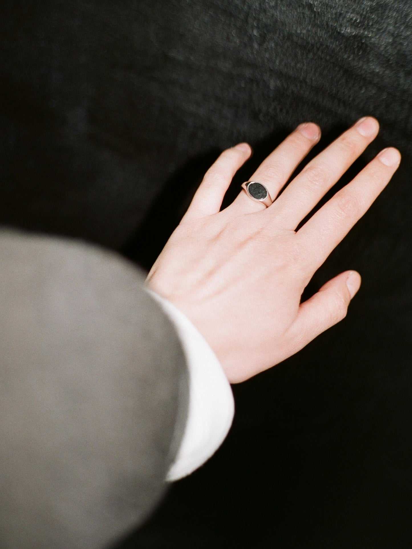 CARBON Signet Ring