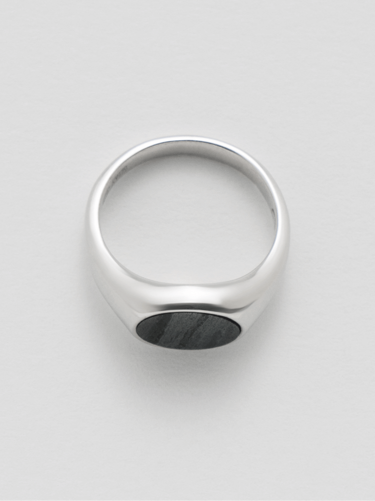 CARBON Signet Ring