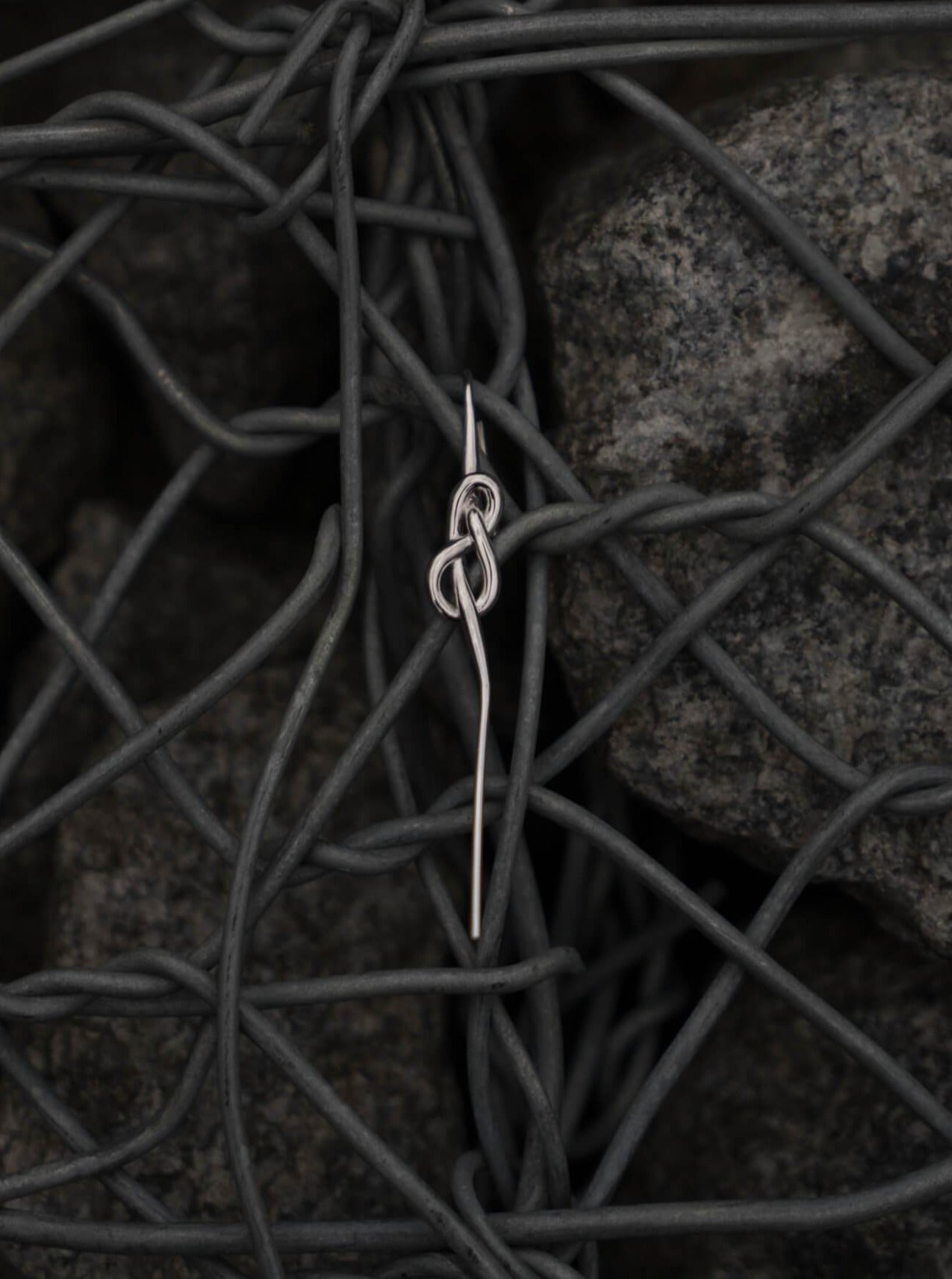 KNOT Mono Earring